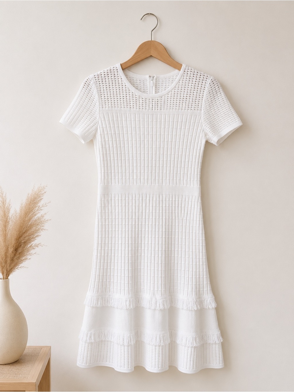 St. John Ivory Textured Knit Fringe Hem Dress Size 6 Luxury Designer